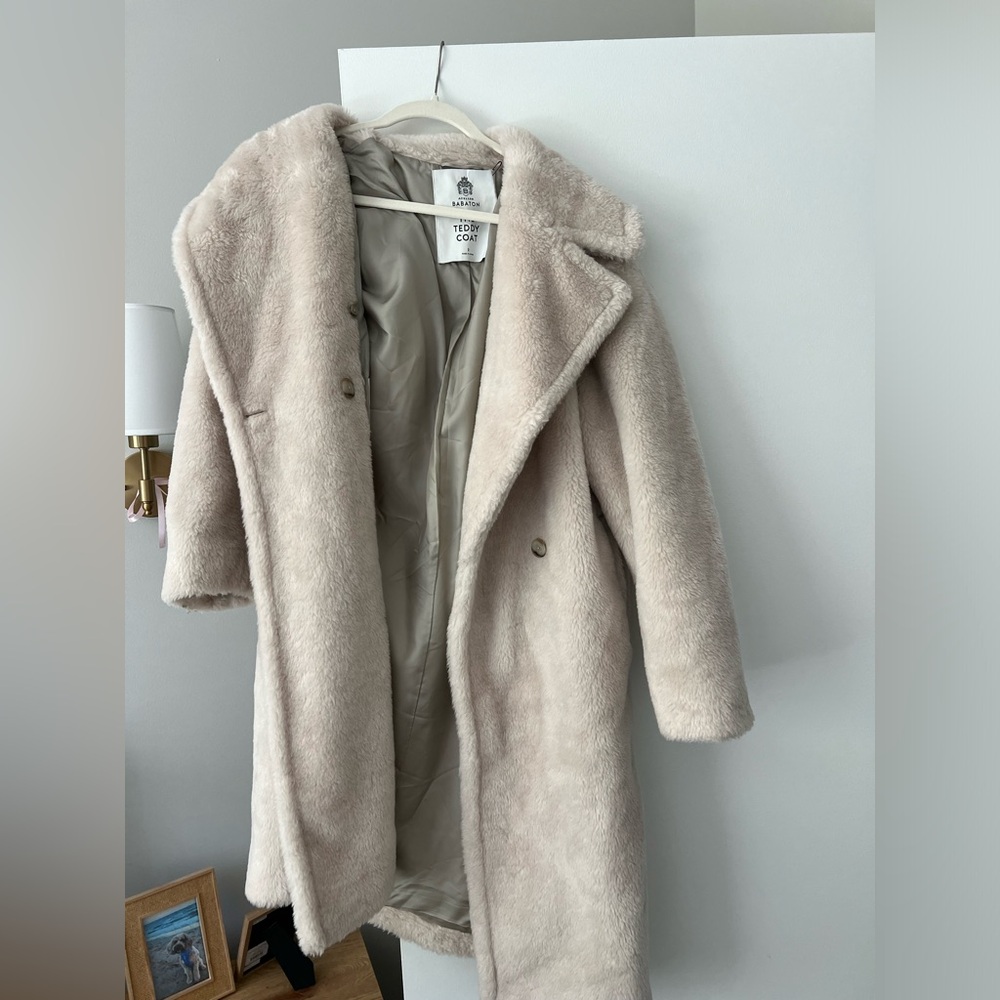 Aritzia Cream Teddy Jacket Plush Winter Essential